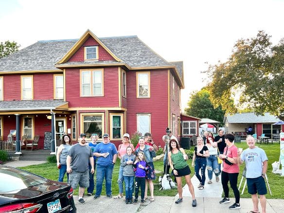 Guests in front of the Inn