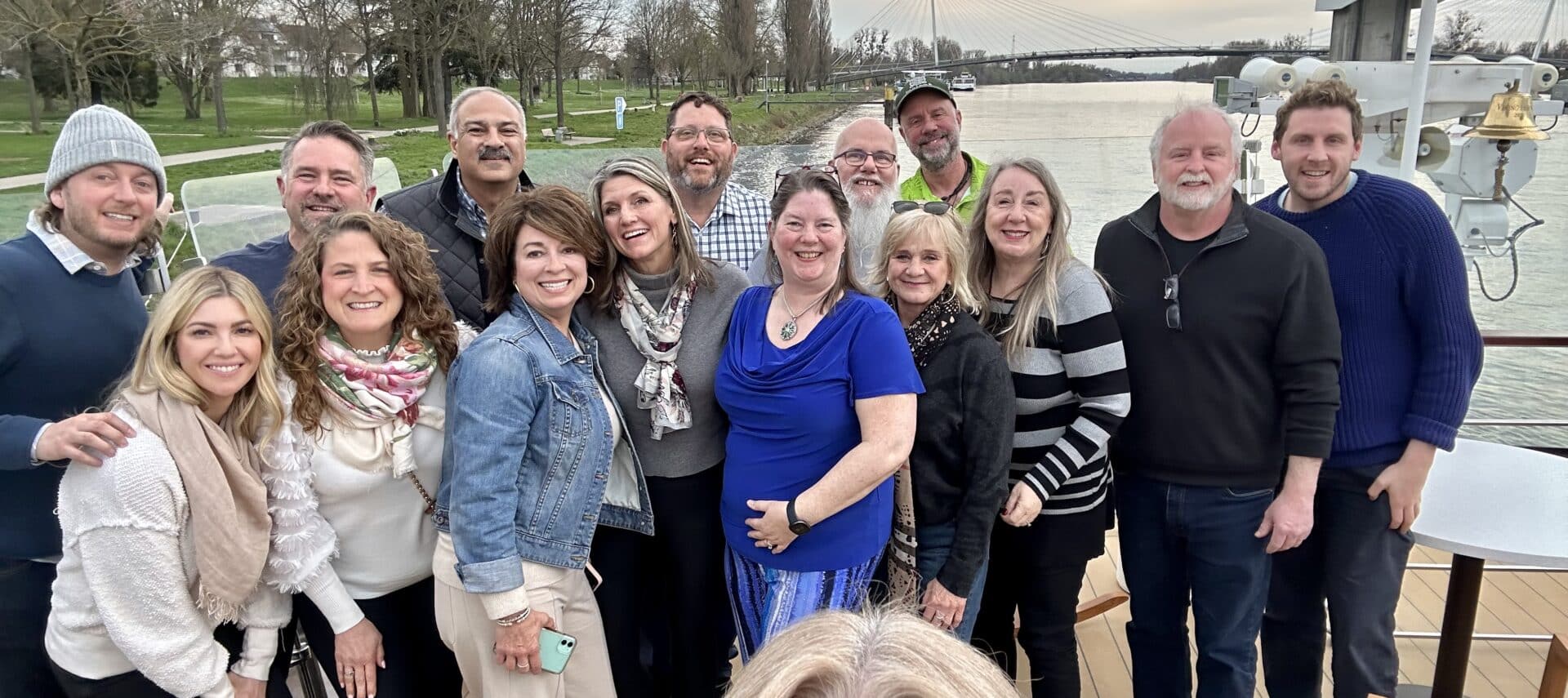 cruise-rhine-group-photo-aquavit-outside